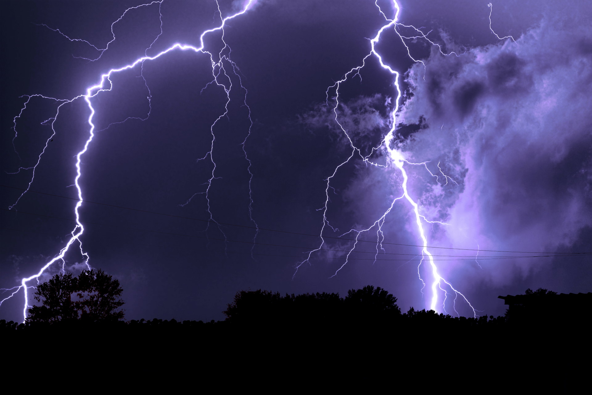 Nocne burze w Kielcach. Alert IMGW 2 stopnia